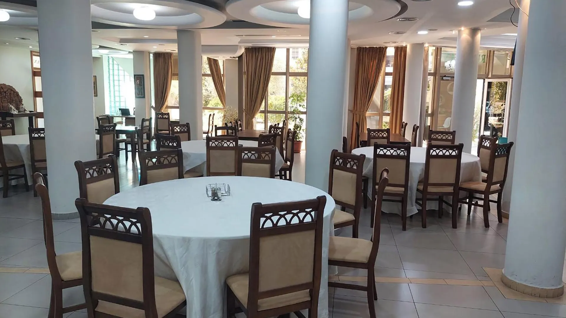 Hotel Green Vaqarr 4*,  Albania